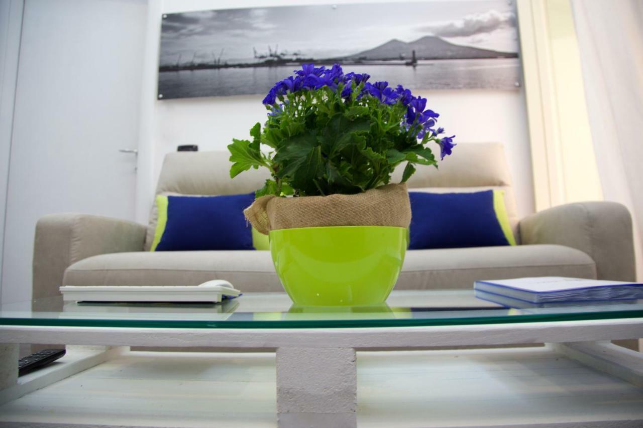 Scugnizzo Apartment เนเปิลส์ ภายนอก รูปภาพ